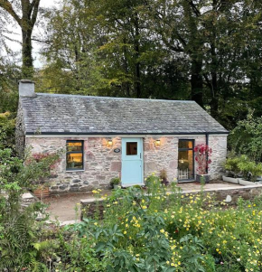Charming stone Bothy at Loch Lomond
